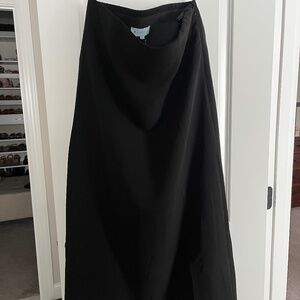 Black sleeveless dress